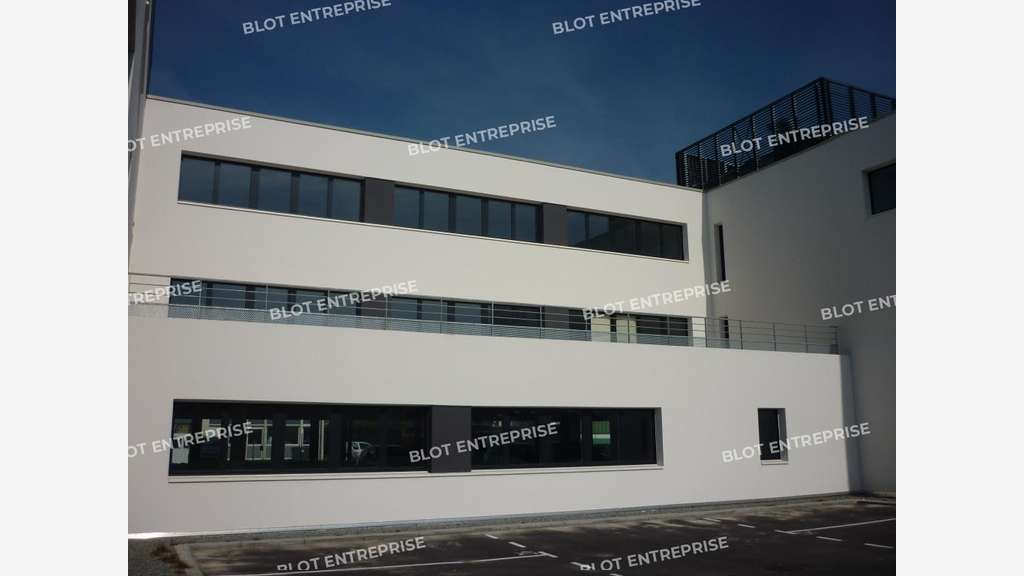 A LOUER - BUREAUX 200 m² - SAINT-GREGOIRE