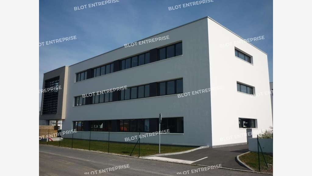 A LOUER - BUREAUX 200 m² - SAINT-GREGOIRE