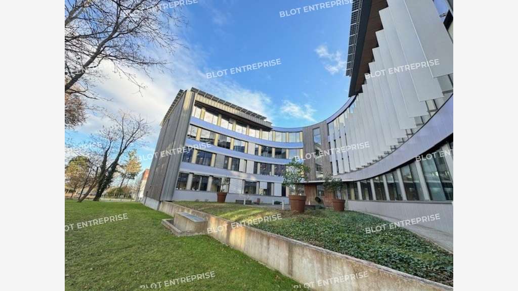 A louer bureaux 1667m² Saint Herblain Delta Green
