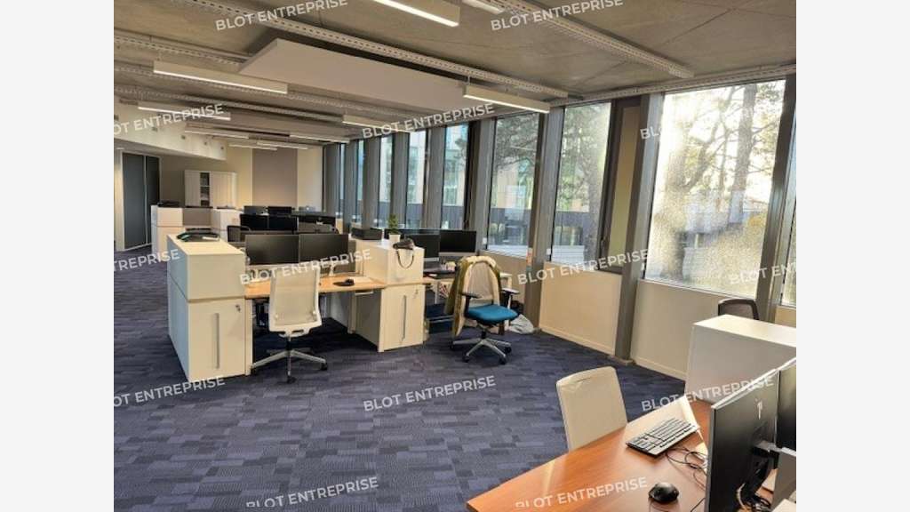 A louer bureaux 1667m² Saint Herblain Delta Green