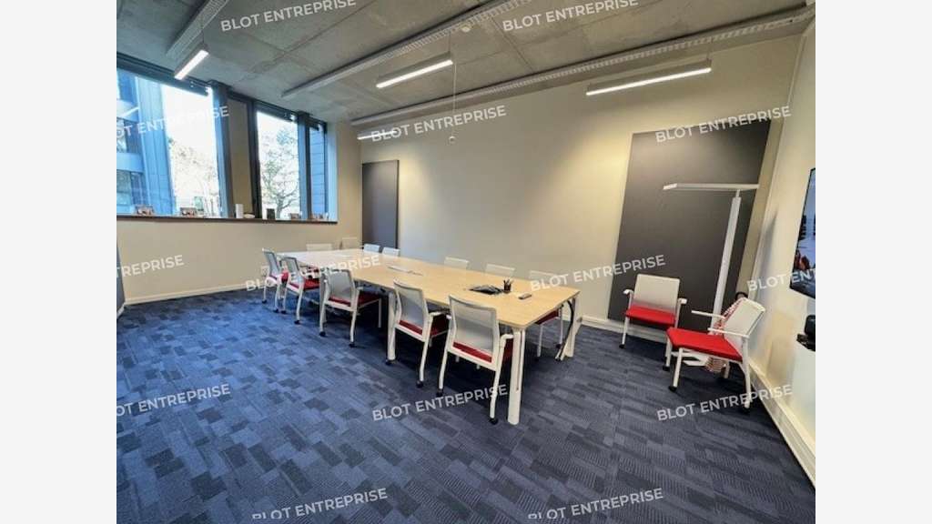 A louer bureaux 1667m² Saint Herblain Delta Green