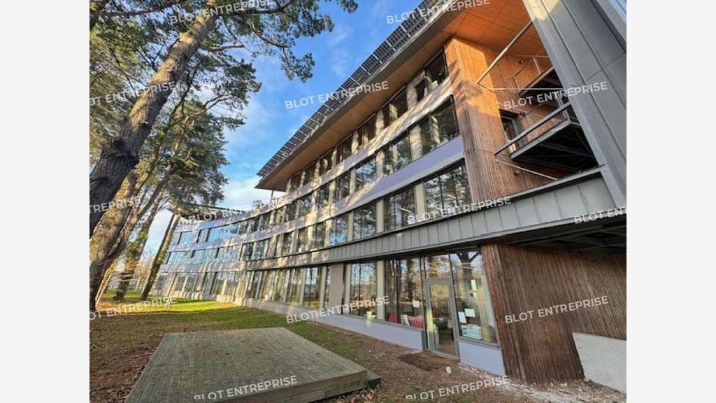 A louer bureaux 1667m² Saint Herblain Delta Green
