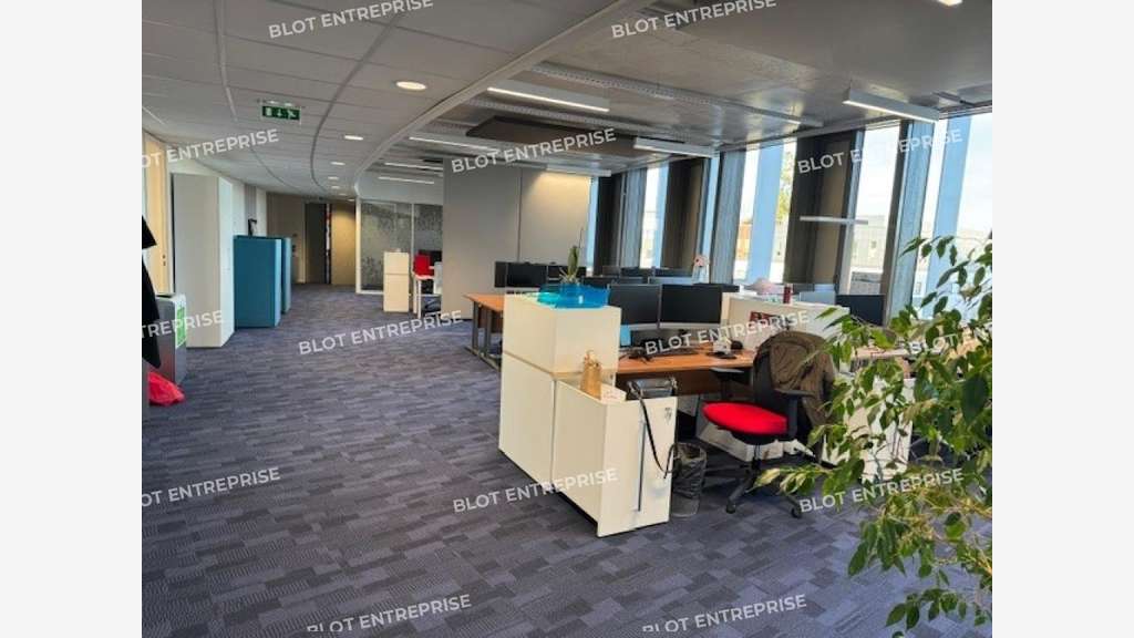 A louer bureaux 1667m² Saint Herblain Delta Green