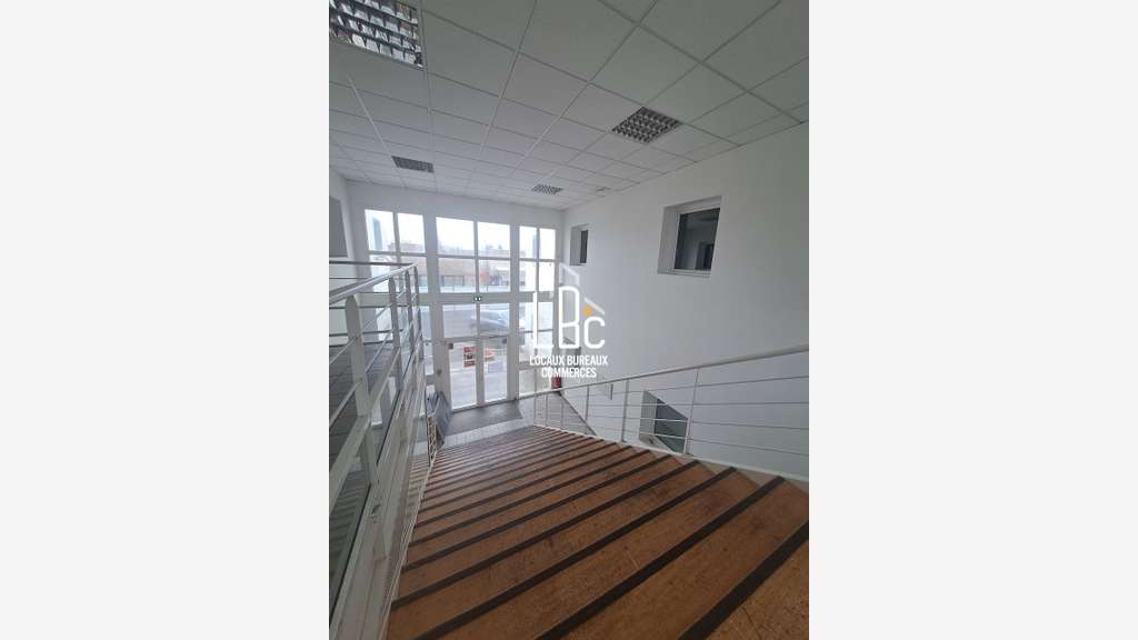 A louer bureaux 100m² PMR en R+1 à Saint-Herblain