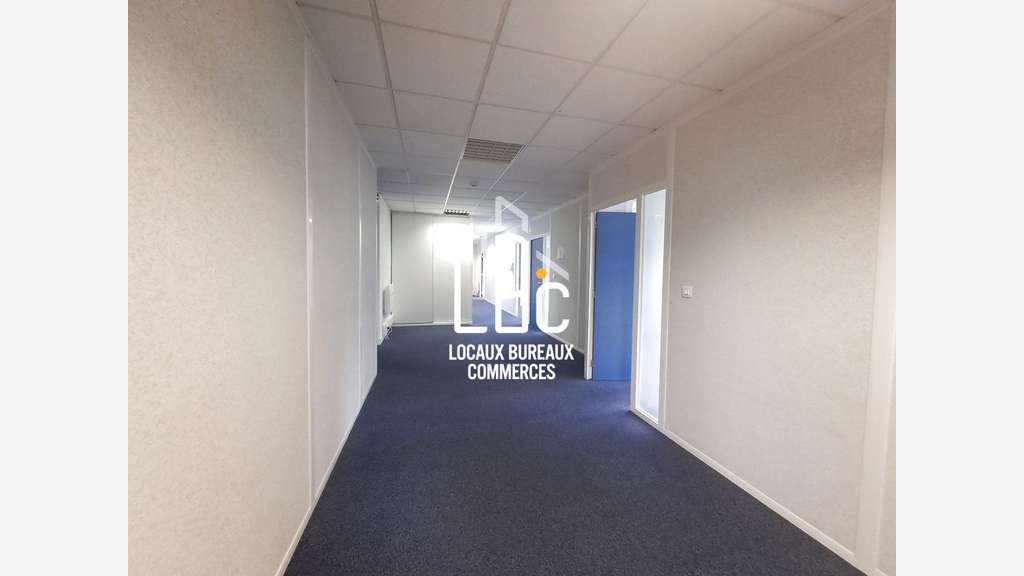 A louer bureaux 100m² PMR en R+1 à Saint-Herblain