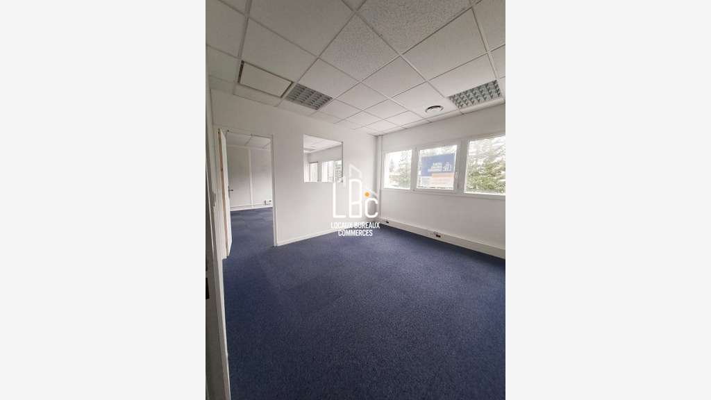 A louer bureaux 100m² PMR en R+1 à Saint-Herblain
