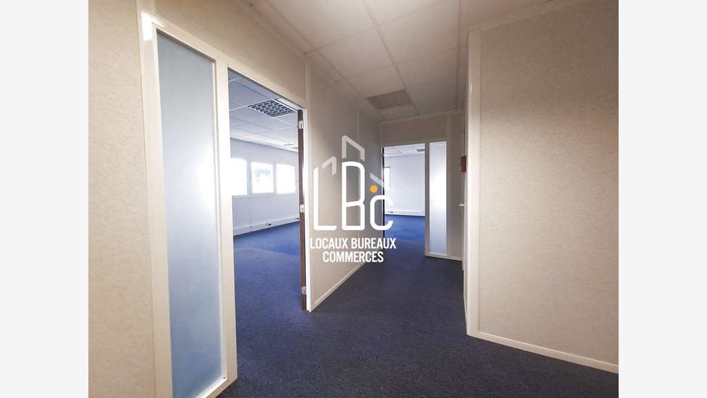 A louer bureaux 100m² PMR en R+1 à Saint-Herblain