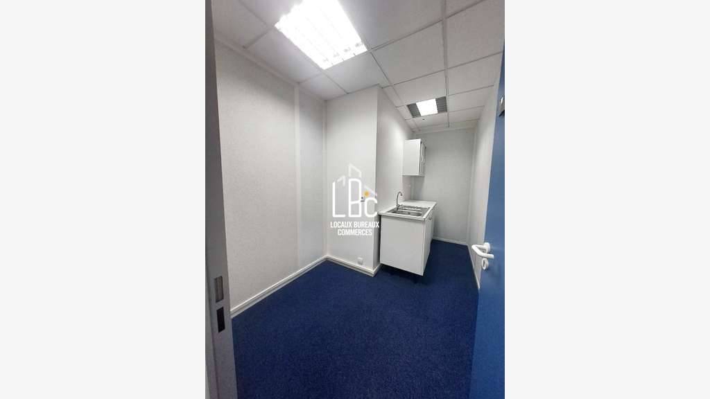 A louer bureaux 100m² PMR en R+1 à Saint-Herblain
