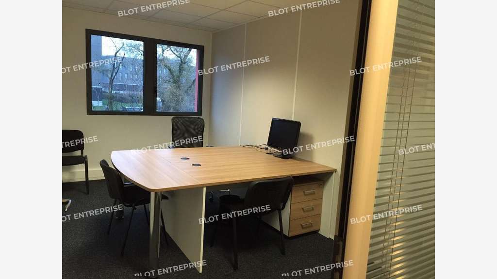 A louer bureaux 434m² ERP R+2 à Saint-Herblain