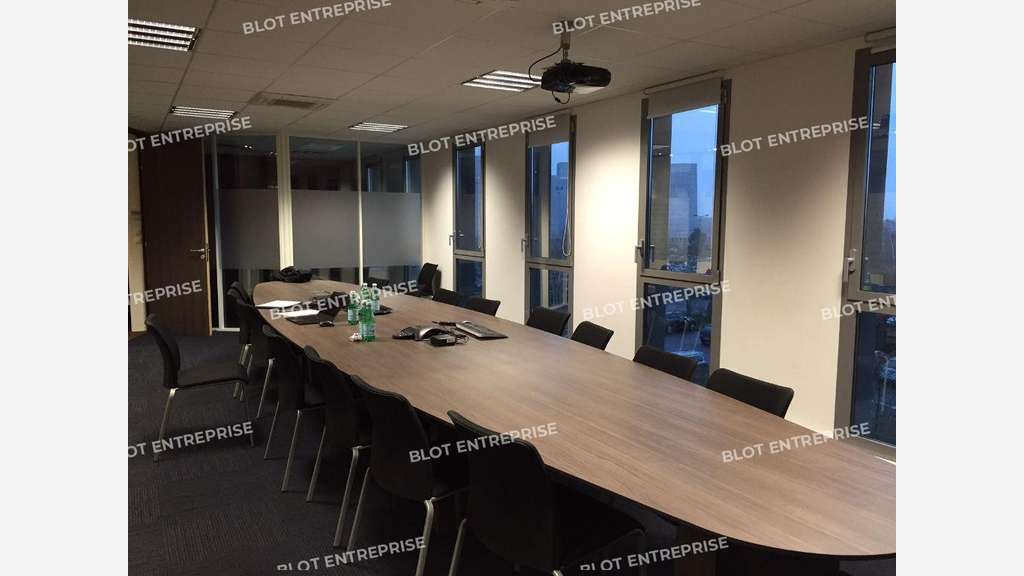 A louer bureaux 434m² ERP R+2 à Saint-Herblain
