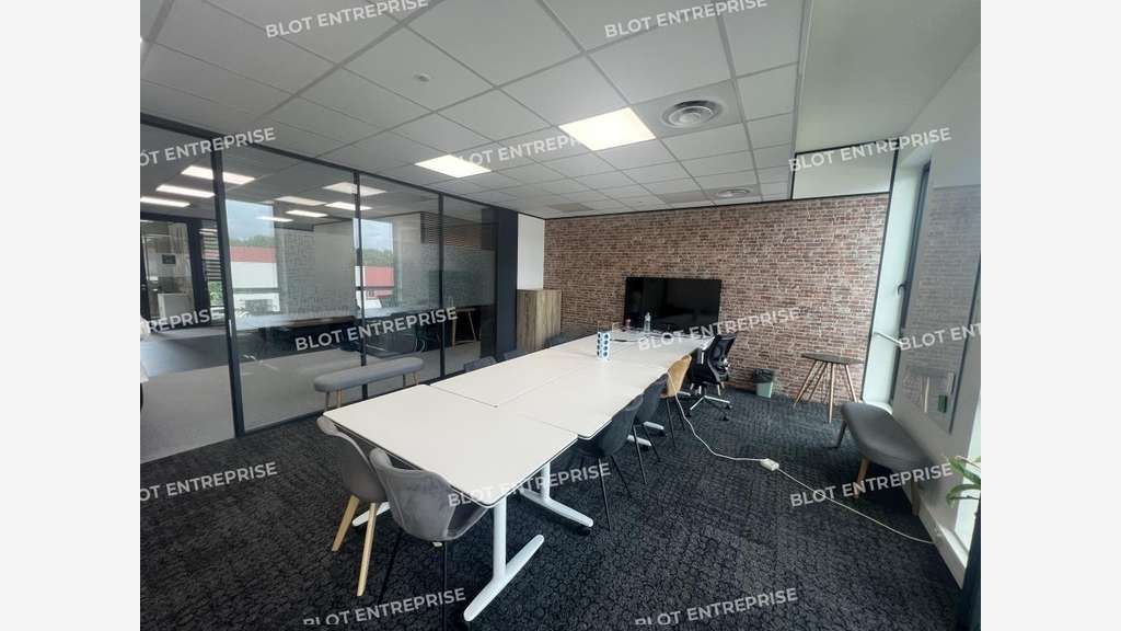 A louer bureaux 238m² à Saint Herblain