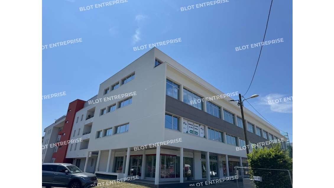 A louer bureaux 1434m² divisibles Saint-Herblain