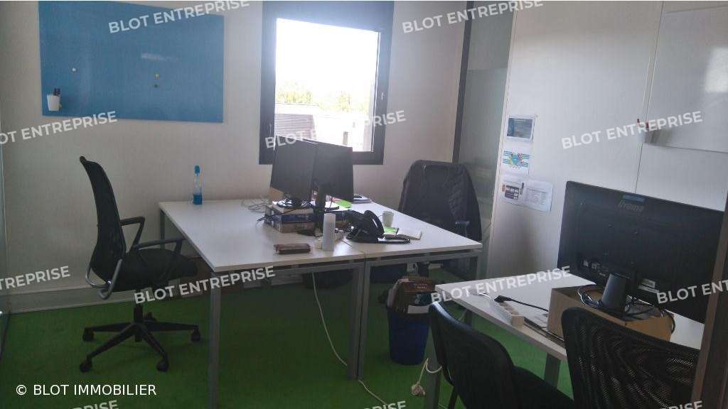 AV bureaux 294m² à Saint-Herblain avec parkings