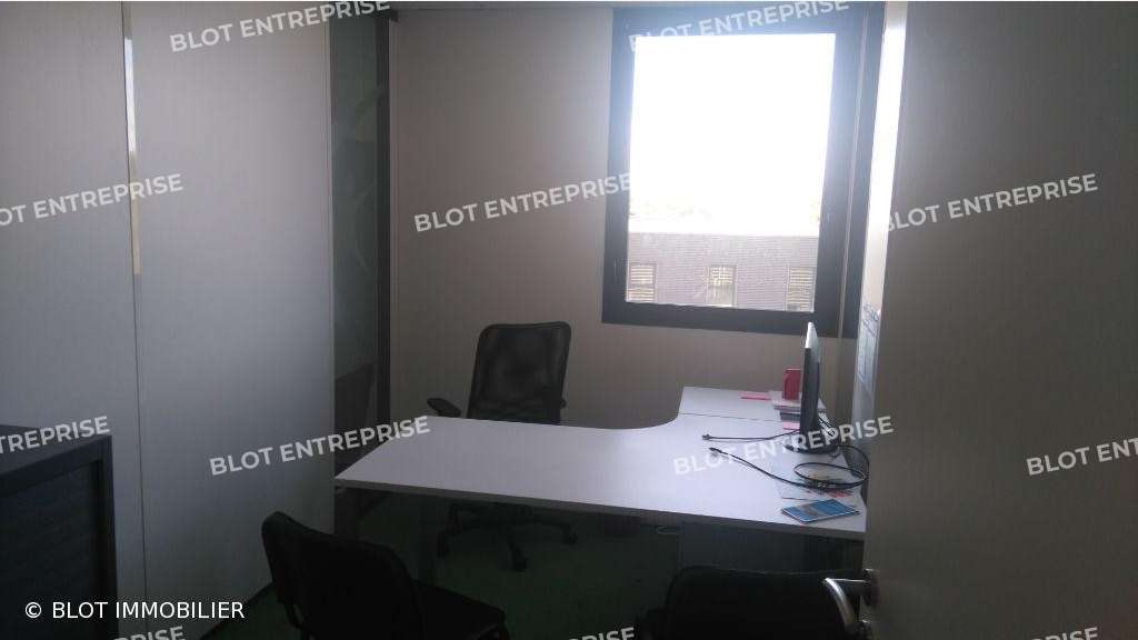 AV bureaux 294m² à Saint-Herblain avec parkings