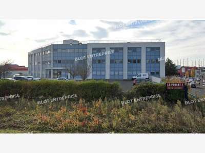 A louer bureaux 895m² à Nantes St Herblain