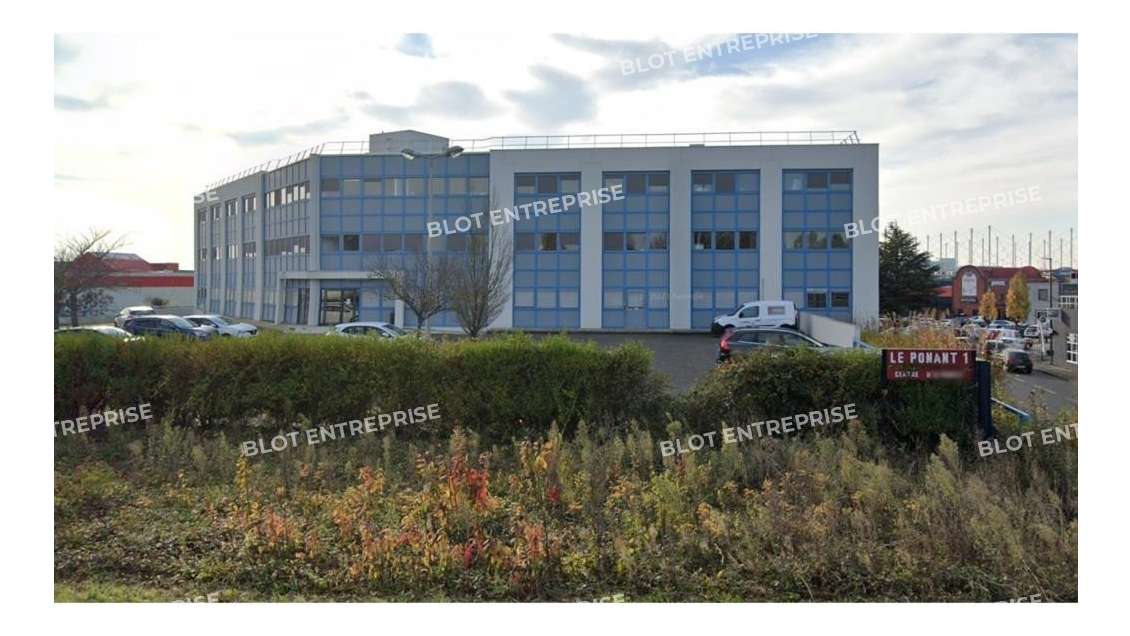 A louer bureaux 895m² à Nantes St Herblain