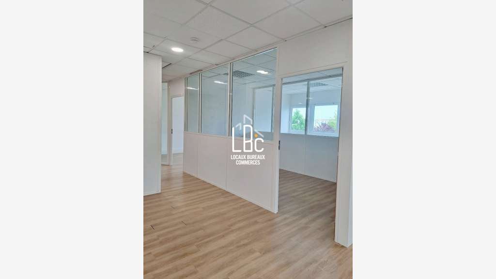 A louer bureaux de 120m² à Saint Herblain Atlantis