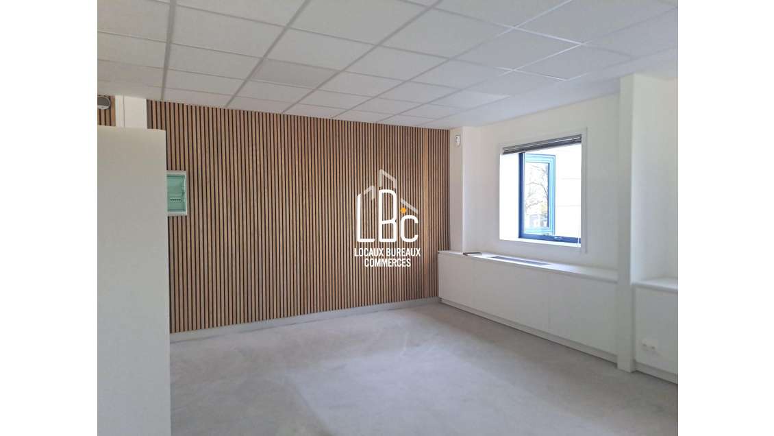 Loue bureaux 299m² au 1er étage à Saint Herblain