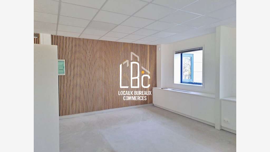 Loue bureaux 299m² au 1er étage à Saint Herblain