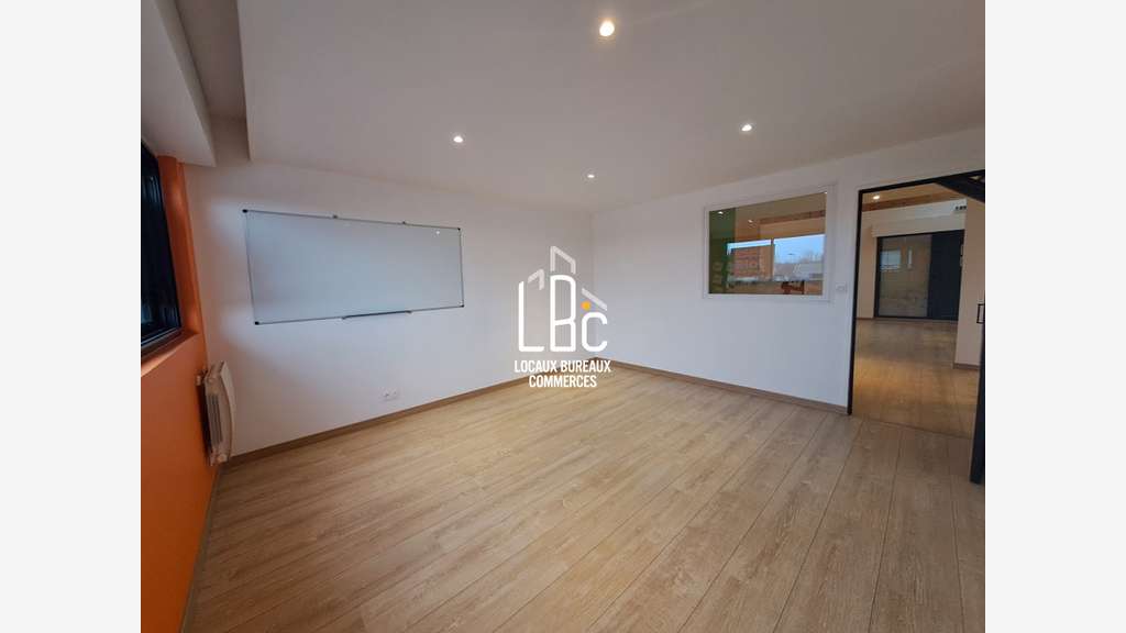 A louer bureaux 120m² en duplex à Saint Herblain