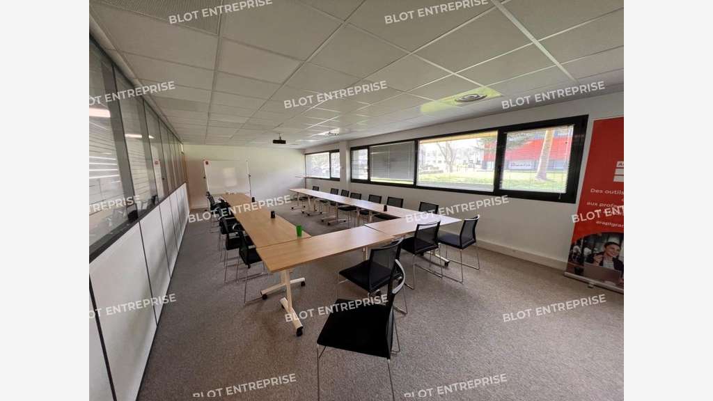 A louer bureaux 347m² St-Herblain Zone Moulin Neuf
