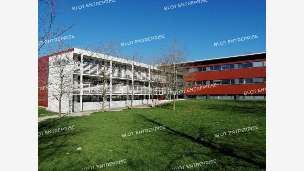 A louer bureaux 347m² St-Herblain Zone Moulin Neuf