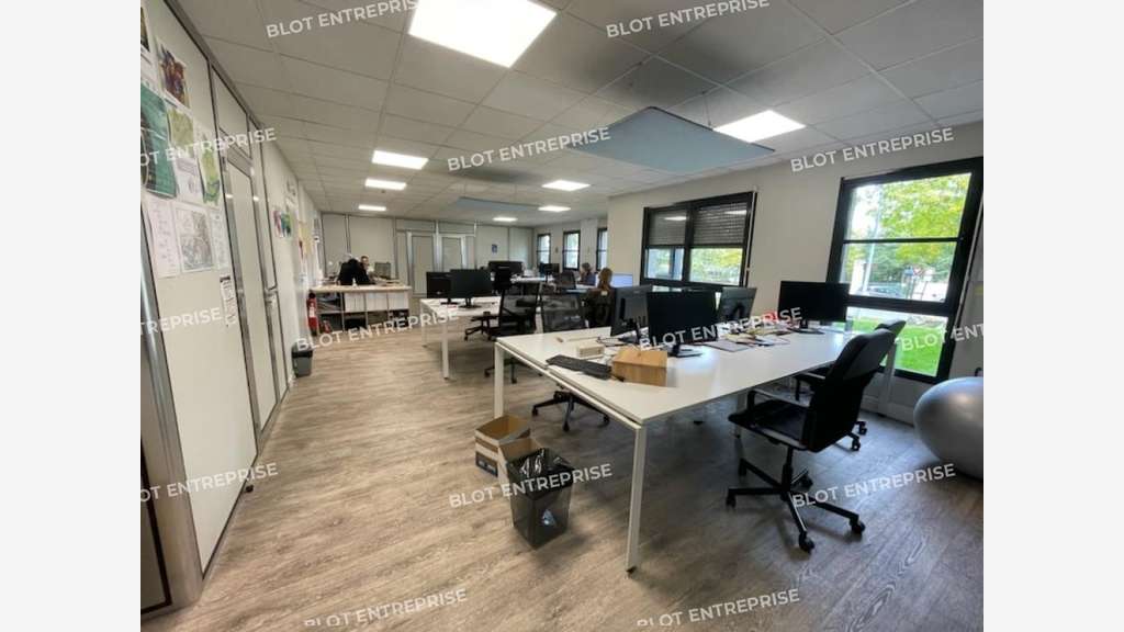 A louer bureaux de 180m² en za à Saint Herblain