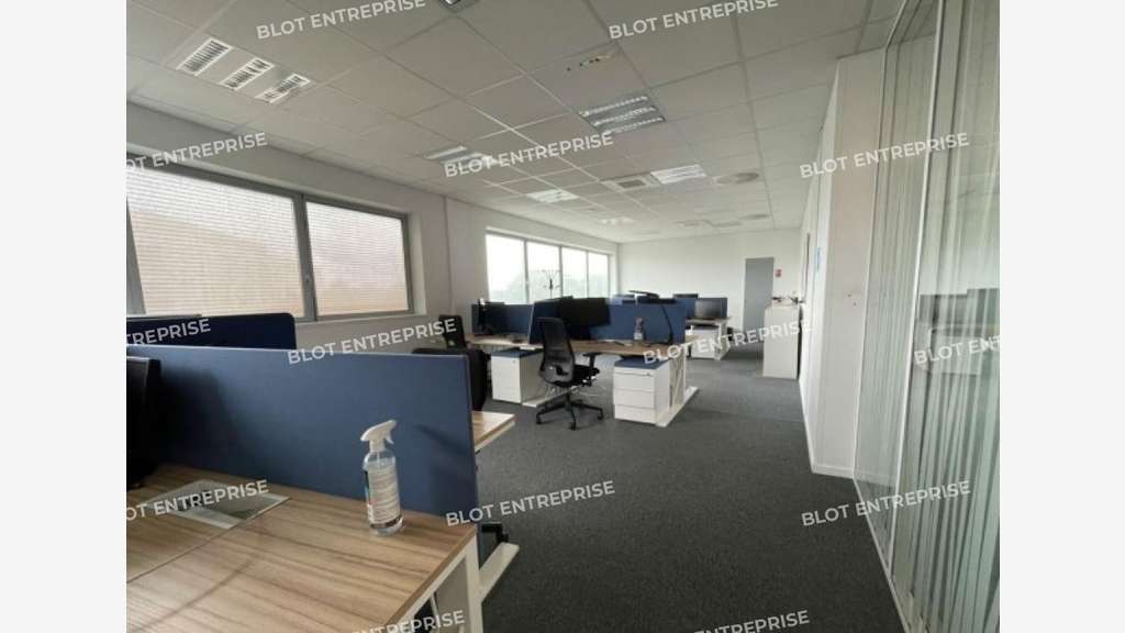 A louer bureaux 2687m² Saint Herblain