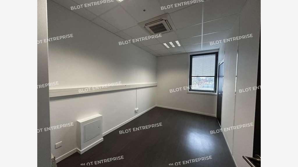A louer bureaux 197m² belle visibilité St Herblain
