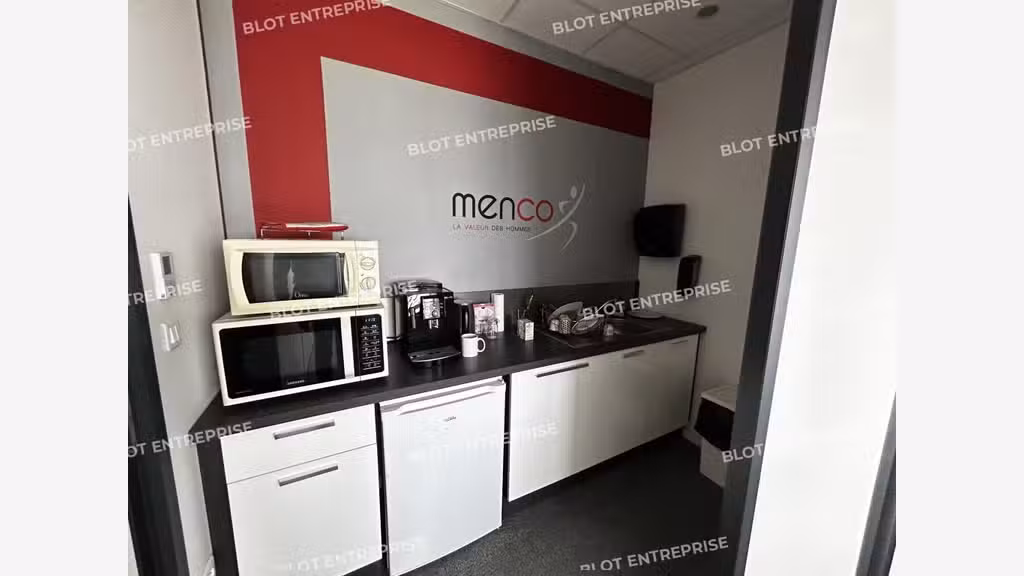 A louer bureaux 197m² belle visibilité St Herblain