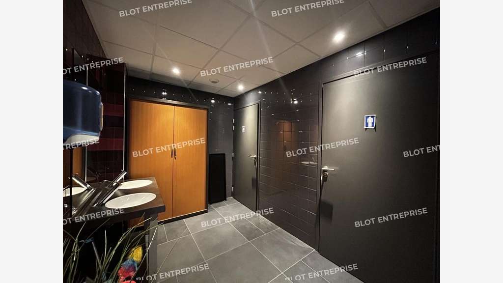 A louer bureaux 197m² belle visibilité St Herblain
