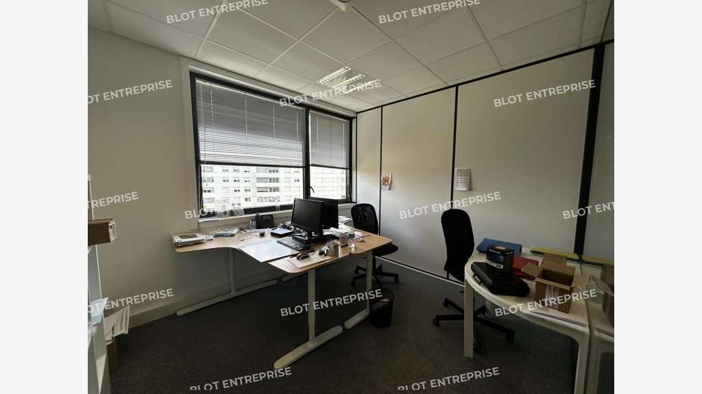 A louer bureaux 197m² belle visibilité St Herblain