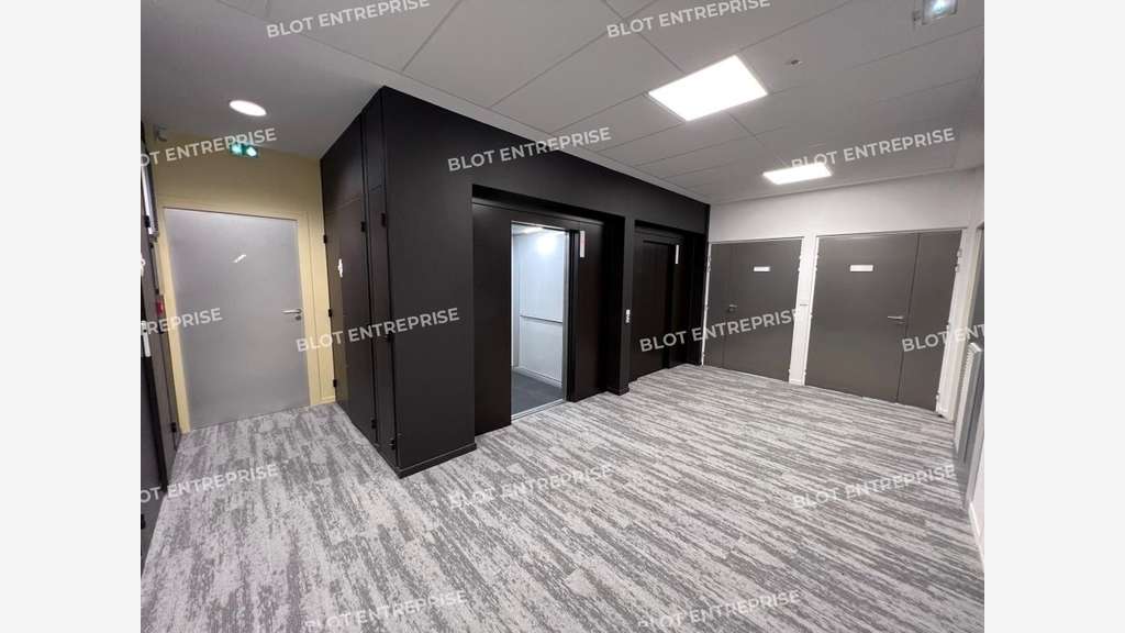 A louer bureaux 254m² haut de gamme Saint Herblain