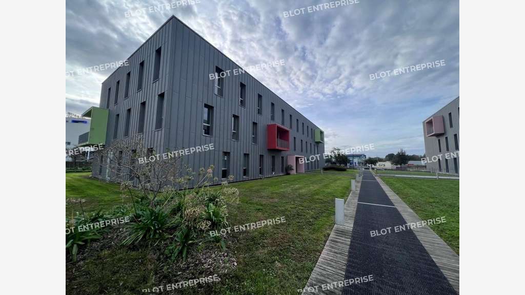 A louer bureaux 1 668m² prox ccial Saint Herblain