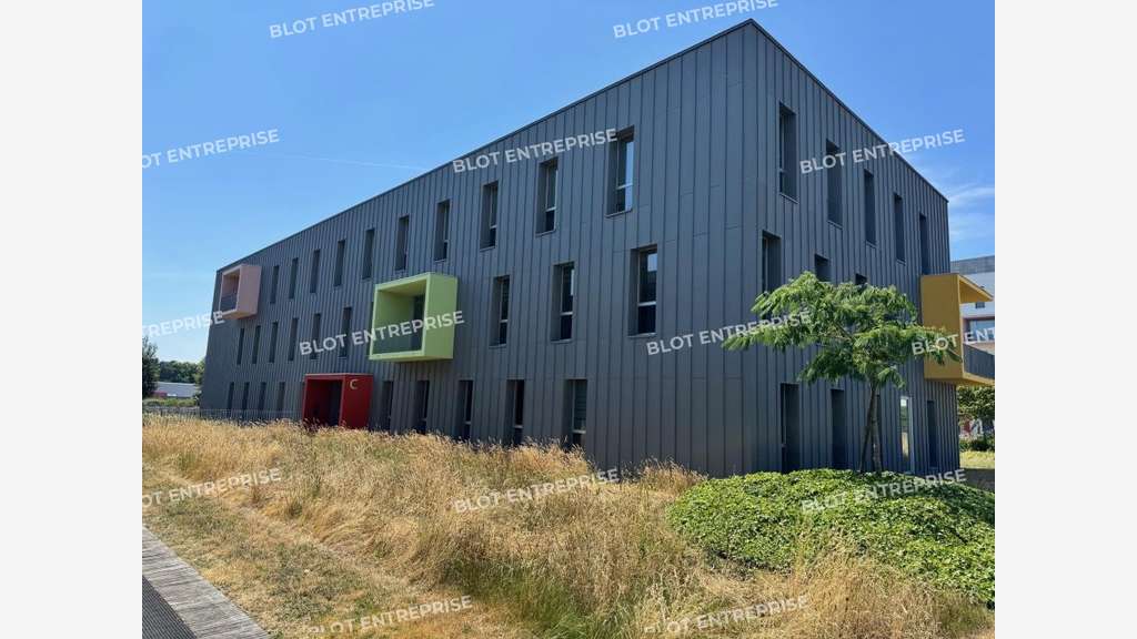 A louer bureaux 1 668m² prox ccial Saint Herblain