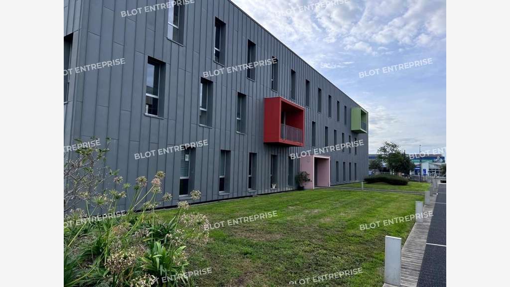 A louer bureaux 306m² RDC à Saint Herblain