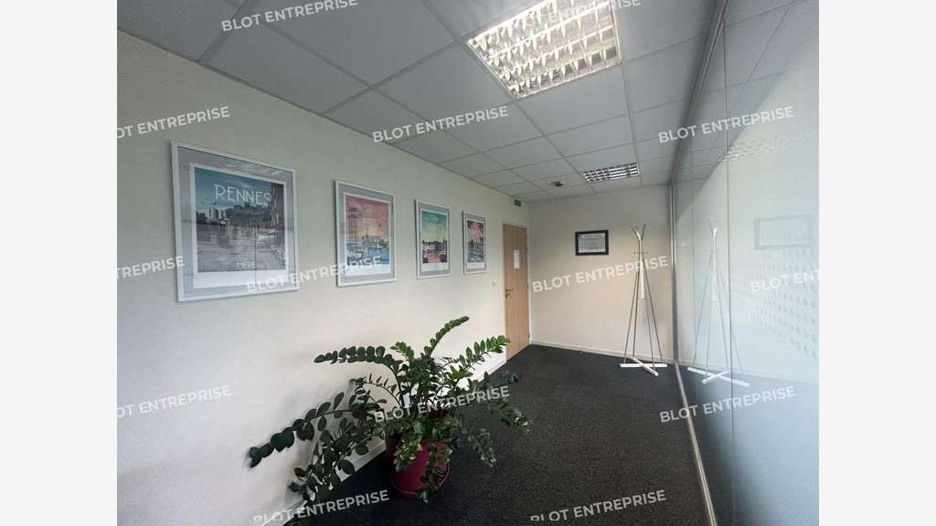 A vendre à louer bureaux 113m² à Saint-Herblain