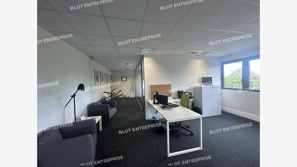 A vendre à louer bureaux 113m² à Saint-Herblain