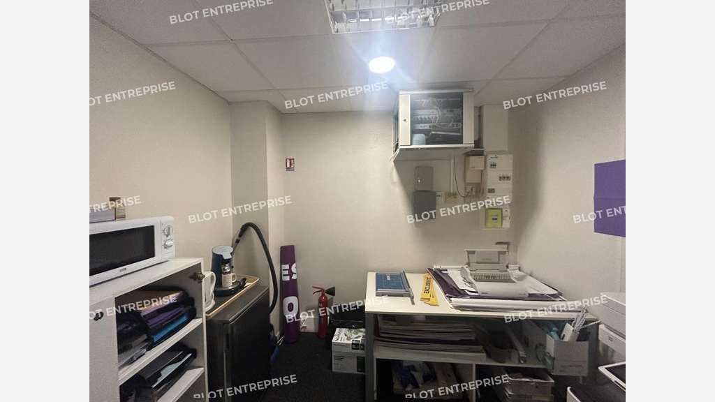 A vendre à louer bureaux 113m² à Saint-Herblain