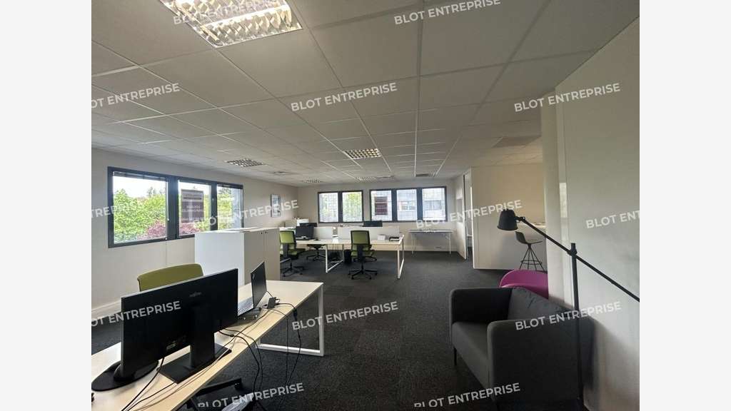 A vendre à louer bureaux 113m² à Saint-Herblain