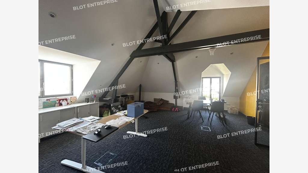 A louer bureaux 146m² à Saint Herblain Bourg 