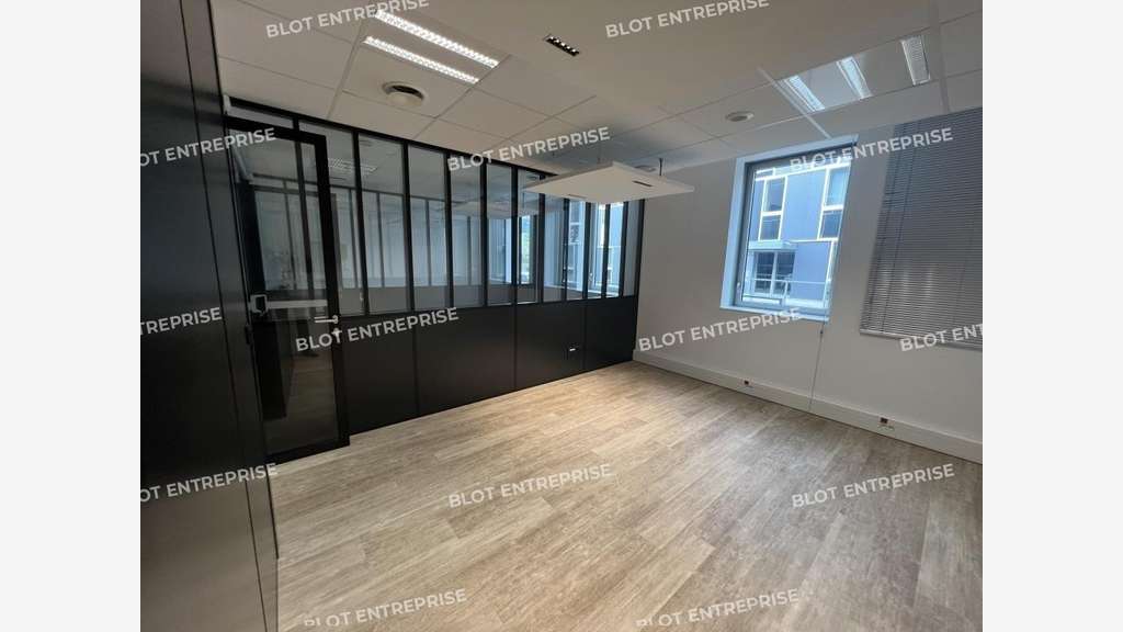 A louer bureaux 479m² Saint Herblain Zénith