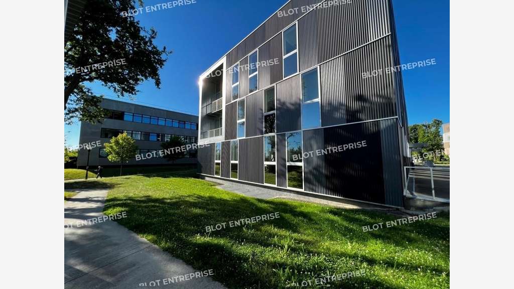 A louer bureaux 479m² Saint Herblain Zénith