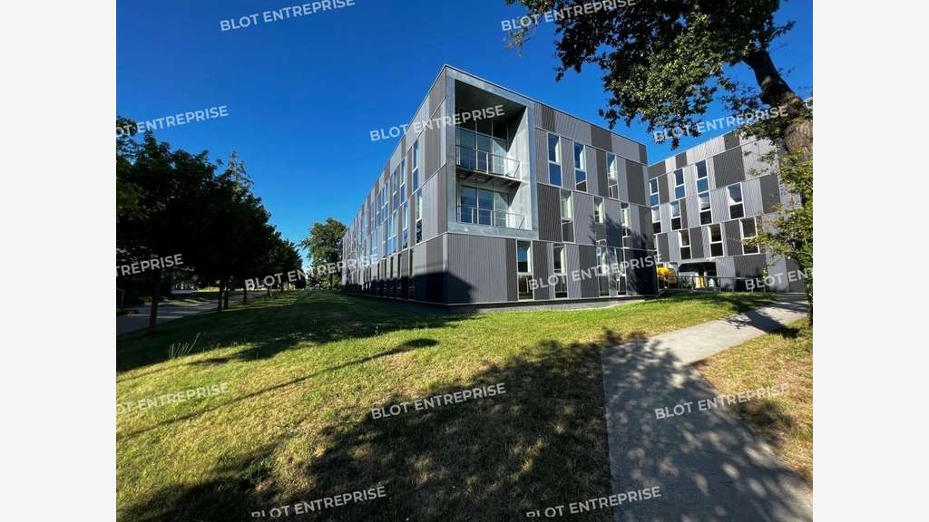 A louer bureaux 479m² Saint Herblain Zénith