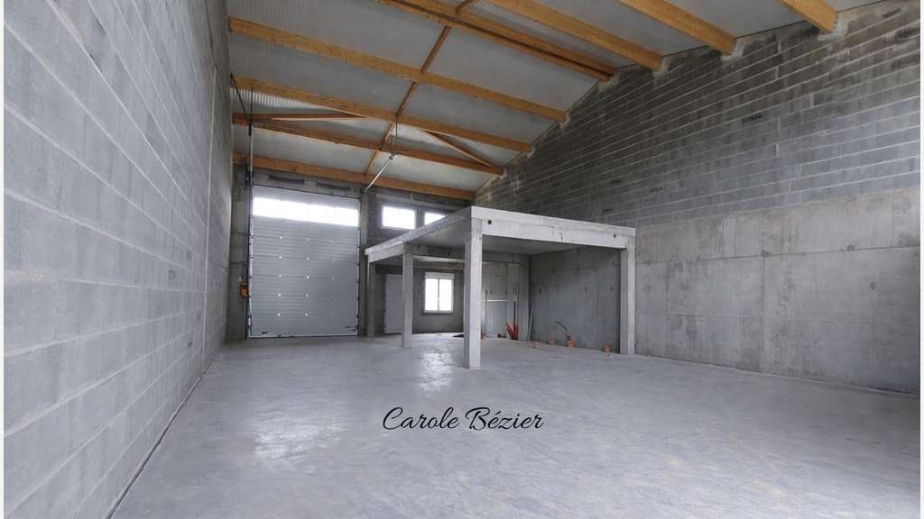 A louer local pro 255m² Saint-Hilaire-de-Chaléons