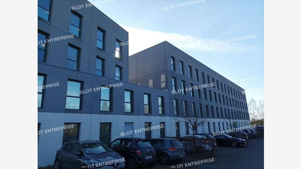 A louer bureaux 237m² à St Jacques de la Lande