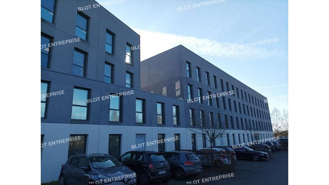 A louer bureaux 237m² à St Jacques de la Lande