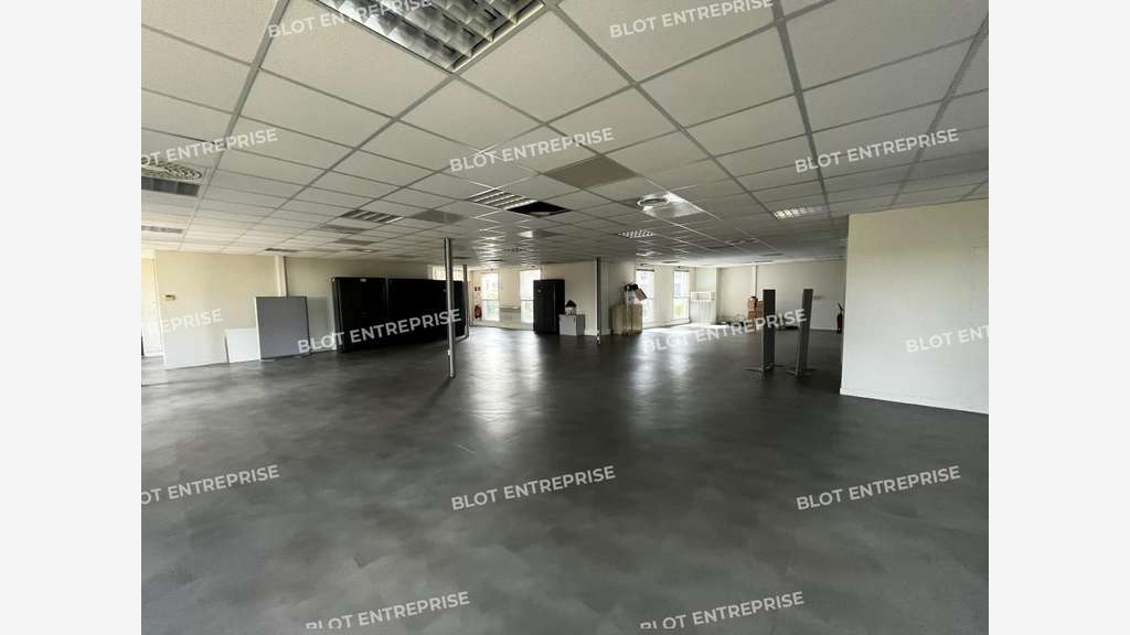A louer bureaux 237m² à St Jacques de la Lande