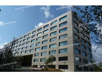 Location Bureaux à Saint-Jacques-de-la-Lande