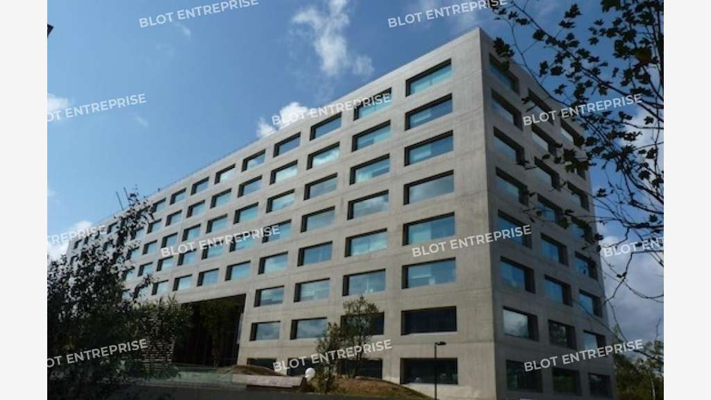 A louer bureaux 1342m² à Rennes Sud Courrouze 